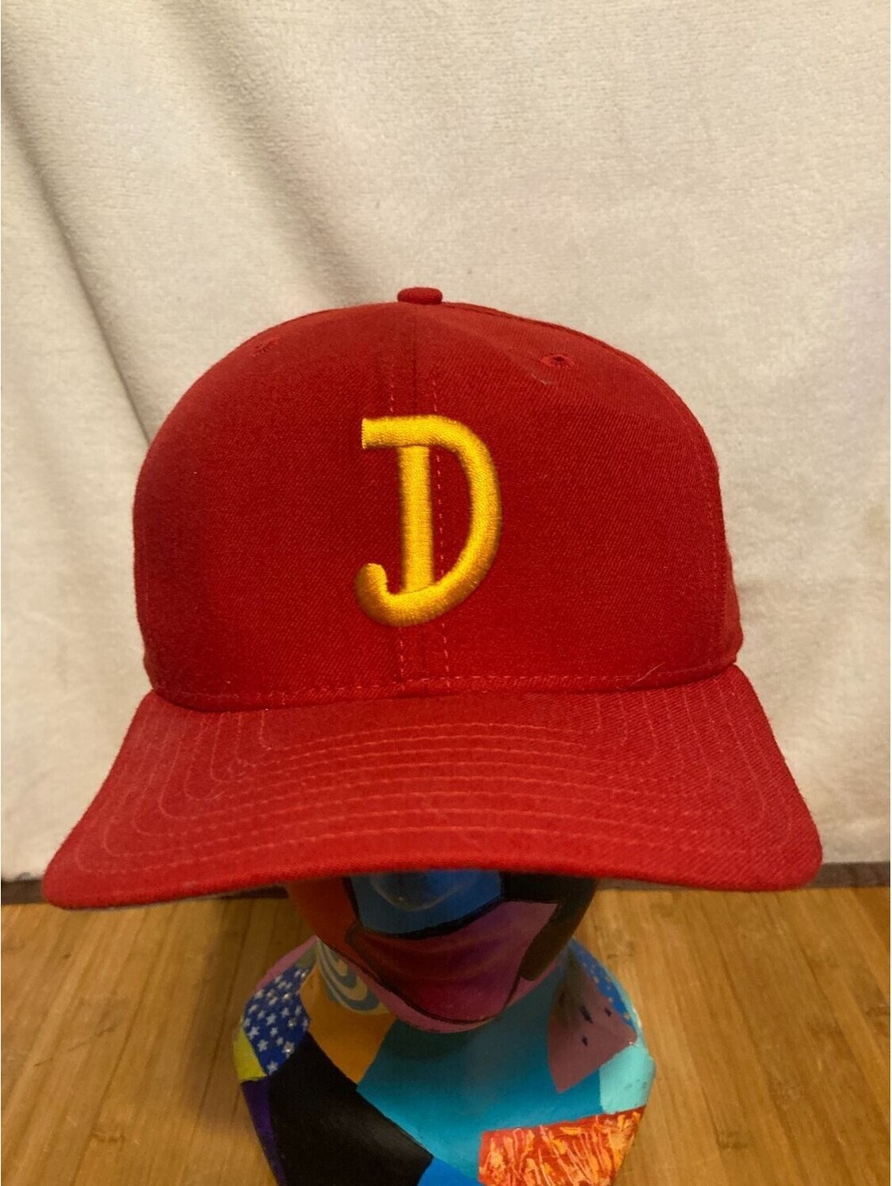 New Era Denny's Fitted Baseball Hat USA Pro Model Mens 7 3/8 Red 1980s-1990s